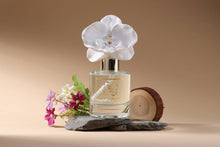 Load image into Gallery viewer, Golden Orchid Flower Diffuser Gift Set - White Orchid