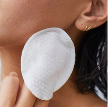 Load image into Gallery viewer, Milk Feel Exfoliating & Cleansing Pad