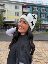 Load image into Gallery viewer, Mini Velvet Bow Cuff C.C Beanie
