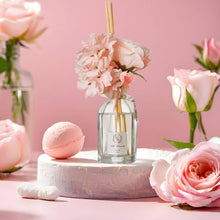 Load image into Gallery viewer, Faux Flowers Diffuser Set 120Ml / 4.05 fl OZ - Silk Blossom
