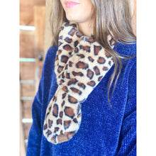 Load image into Gallery viewer, Leopard Faux Fur CC Scarf
