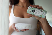 Load image into Gallery viewer, Jasmine Dusting Powder- Oprah&#39;s Favorite Things
